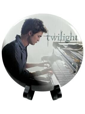 Twilight Edward Playing Piano Vampire Oversized Button Standing Cardboard Pin 5”
